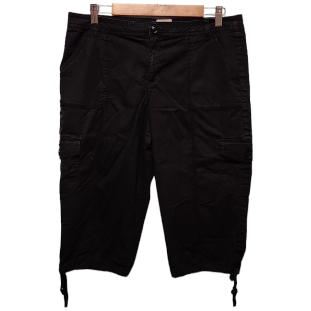 St. John's Bay - capri black cargo pants 16
